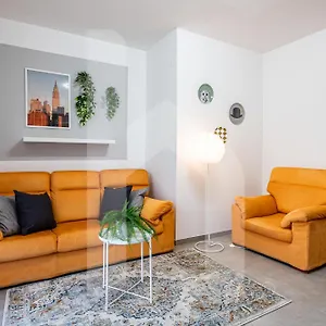 Homiday - New House - Aeroporto - Free Parking Appartamento
